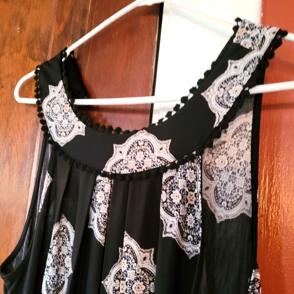 Black and white sleeveless dress